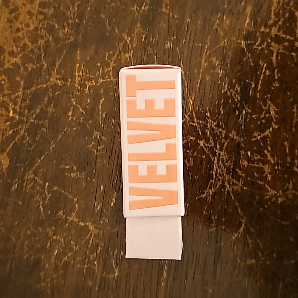JSC velvet trap lip
